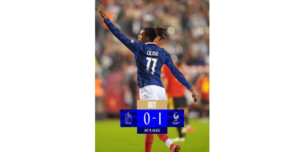 Zizou se vratio, a francuski nogomet ponovno sanja. Zizou se vratio, a francuski nogomet ponovno sanja.